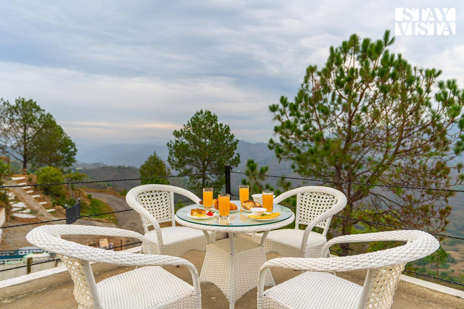 Stayvista At Luna Nova With Outdoor Pool - Раникхет Экстерьер фото